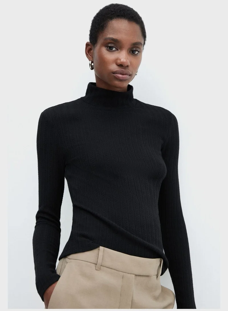 مانجو تيشيرت بياقة عالية